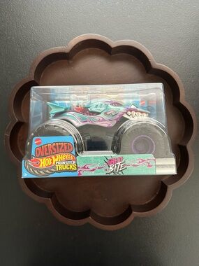 Oversized Hot Wheels Monster Trucks ~ Great Bite